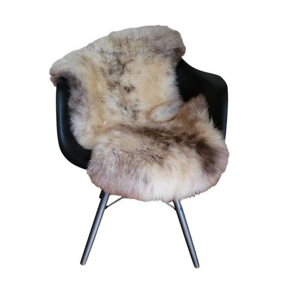 Small Natural Sheepskin fur throw Rug - Picture 2 of 5